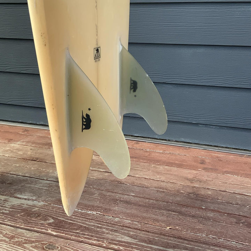 Load image into Gallery viewer, AKA Fish 5'7 × 20 5/16 × 2 ½ Surfboard • USED 4