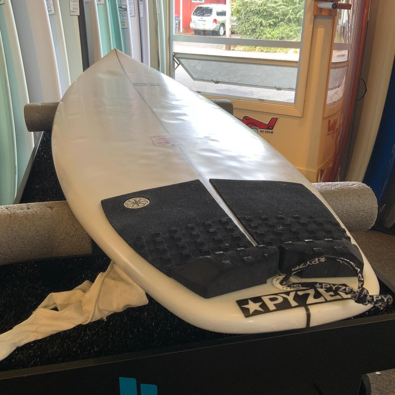 Load image into Gallery viewer, Pyzel Red Tiger 6'1 x 19 ⅝ x 2 9/16 Surfboard • USED 5
