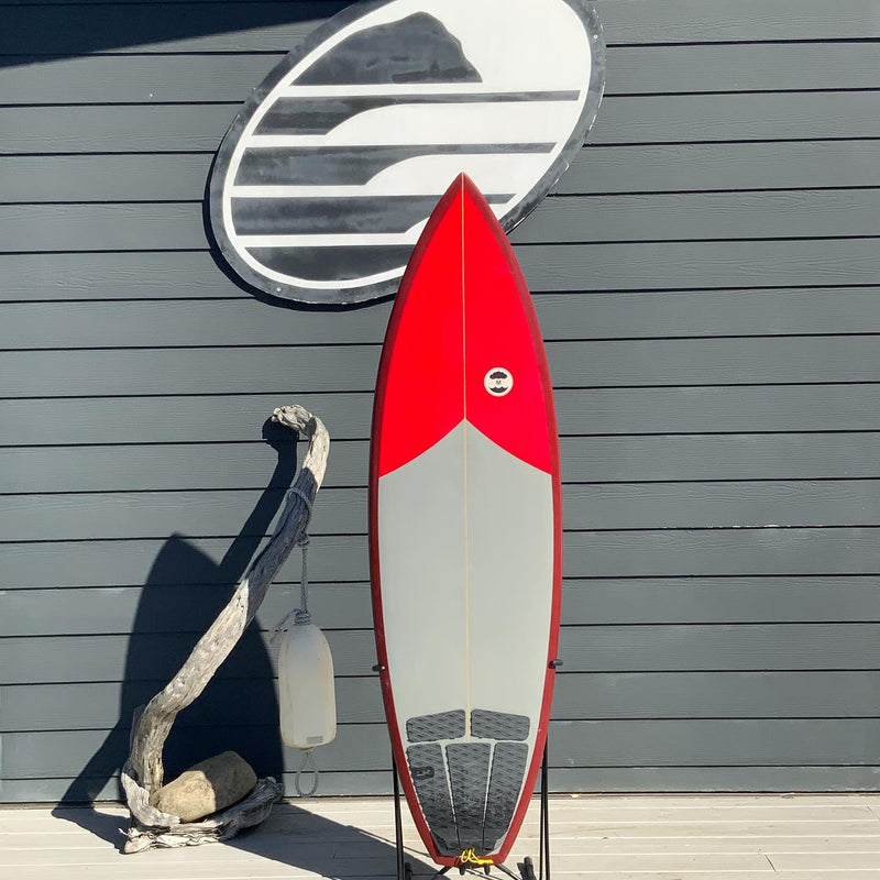 Load image into Gallery viewer, Murdey Custom 5'10 x 20 x 2 ½ Surfboard • USED