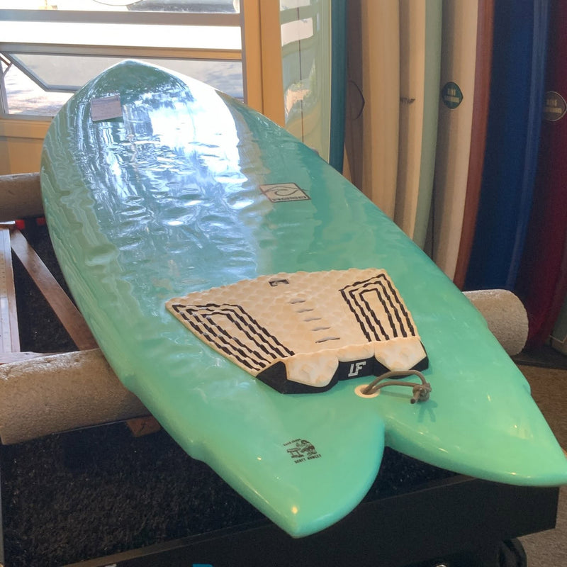 Load image into Gallery viewer, Northwest Surf Design Quad Fish 6'0 × 22 × 3 Surfboard • USED