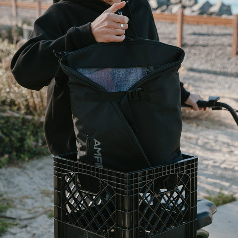 Load image into Gallery viewer, AMFIBION Shoreline 2-in-1 Changing Mat to Surf Pack Backpack