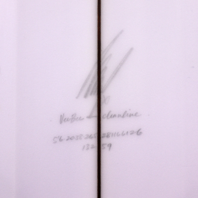 Load image into Gallery viewer, Album Surf Veebee 5'6 × 20 ⅜ × 2.65 Surfboard