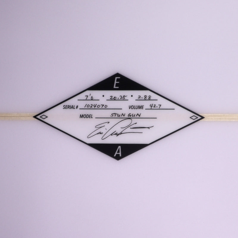 Load image into Gallery viewer, Arakawa Stun Gun 7'0 x 20 ¼ x 2 ⅞ Surfboard