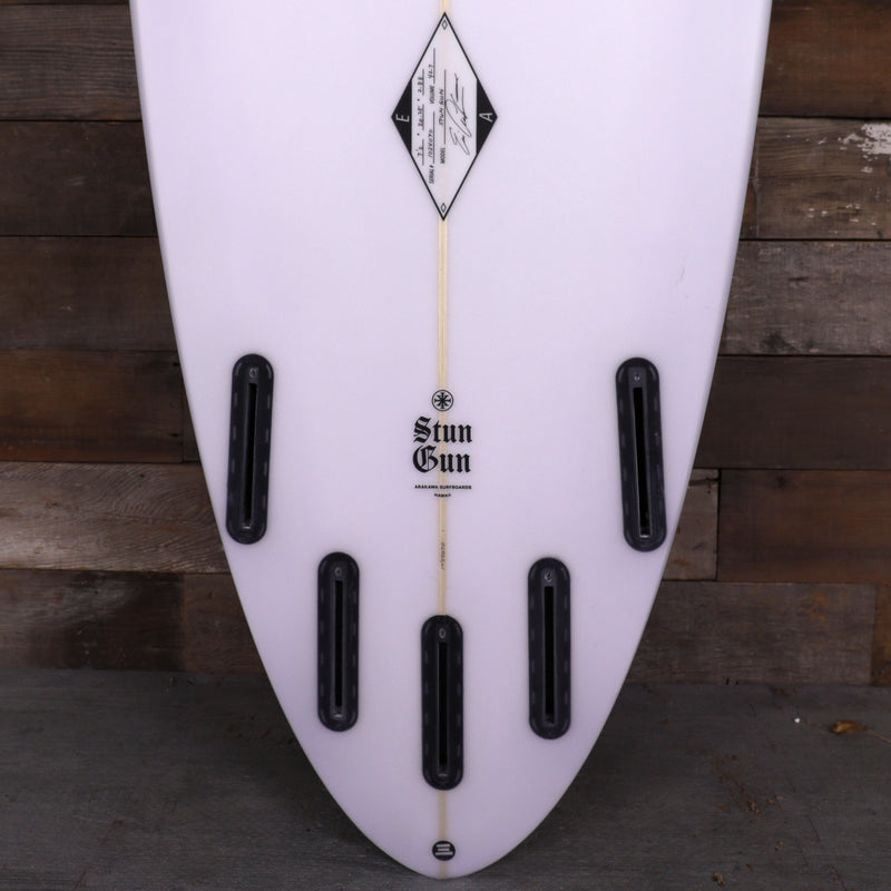 Load image into Gallery viewer, Arakawa Stun Gun 7'0 x 20 ¼ x 2 ⅞ Surfboard
