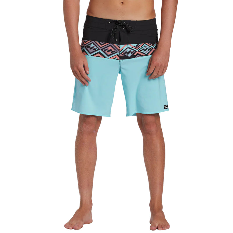 Load image into Gallery viewer, Billabong Momentum Pro 19" Boardshorts