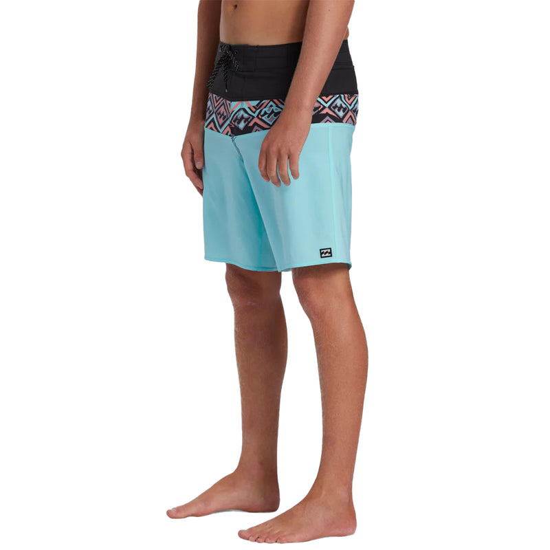 Load image into Gallery viewer, Billabong Momentum Pro 19" Boardshorts