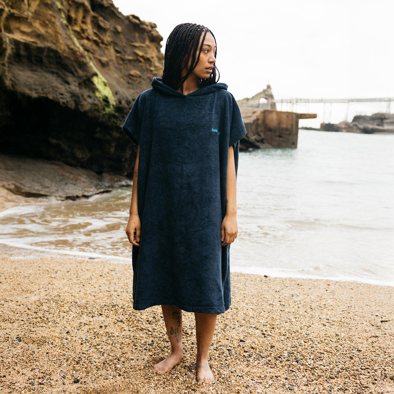 Load image into Gallery viewer, Finisterre Clearwater Robe Hooded Changing Poncho