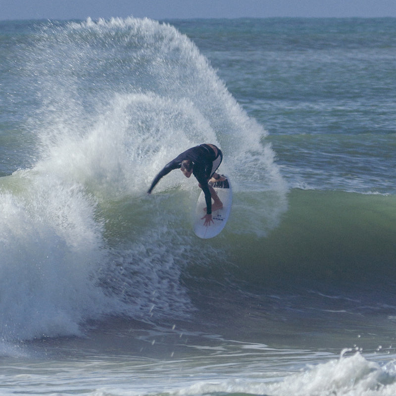 Load image into Gallery viewer, Harley Ingleby Series HIBT 3+3 Thunderbolt Red 6'6 x 20 ⅝ x 2 3/16 Surfboard - White/Blue