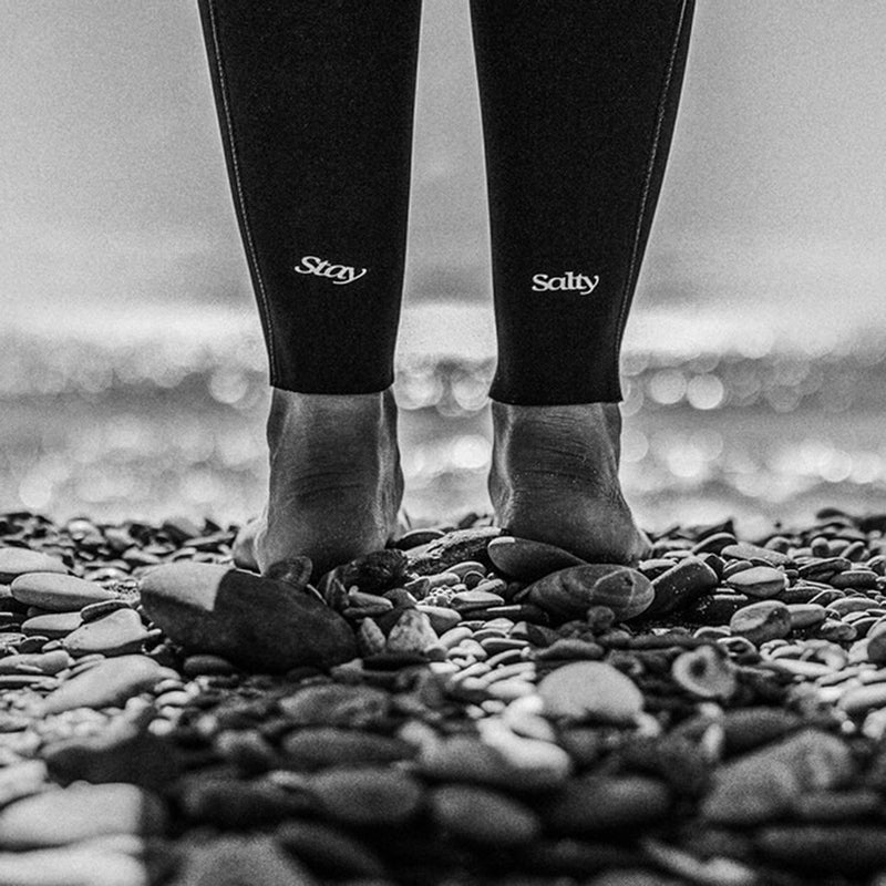 Load image into Gallery viewer, Manera Women's Seafarer 4/3 Chest-Zip Wetsuit