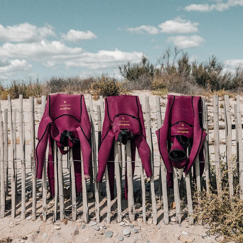 Load image into Gallery viewer, Manera Women's Seafarer 4/3 Chest-Zip Wetsuit