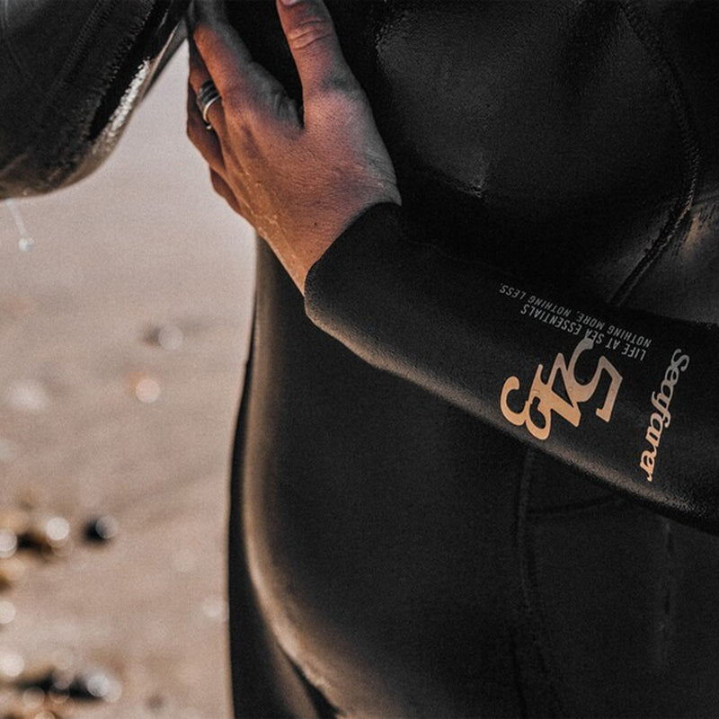 Load image into Gallery viewer, Manera Women's Seafarer 5/4/3 Chest-Zip Wetsuit