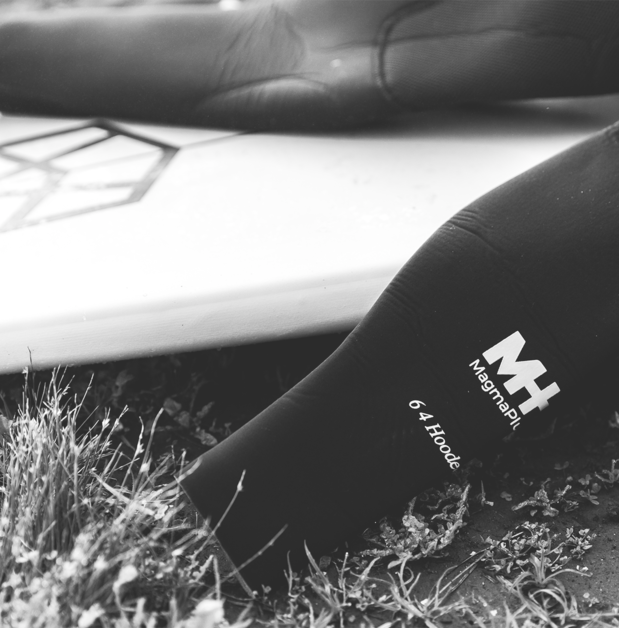 Load image into Gallery viewer, Manera Magma Steamer 6/4 Hooded Chest-Zip Wetsuit - 2024