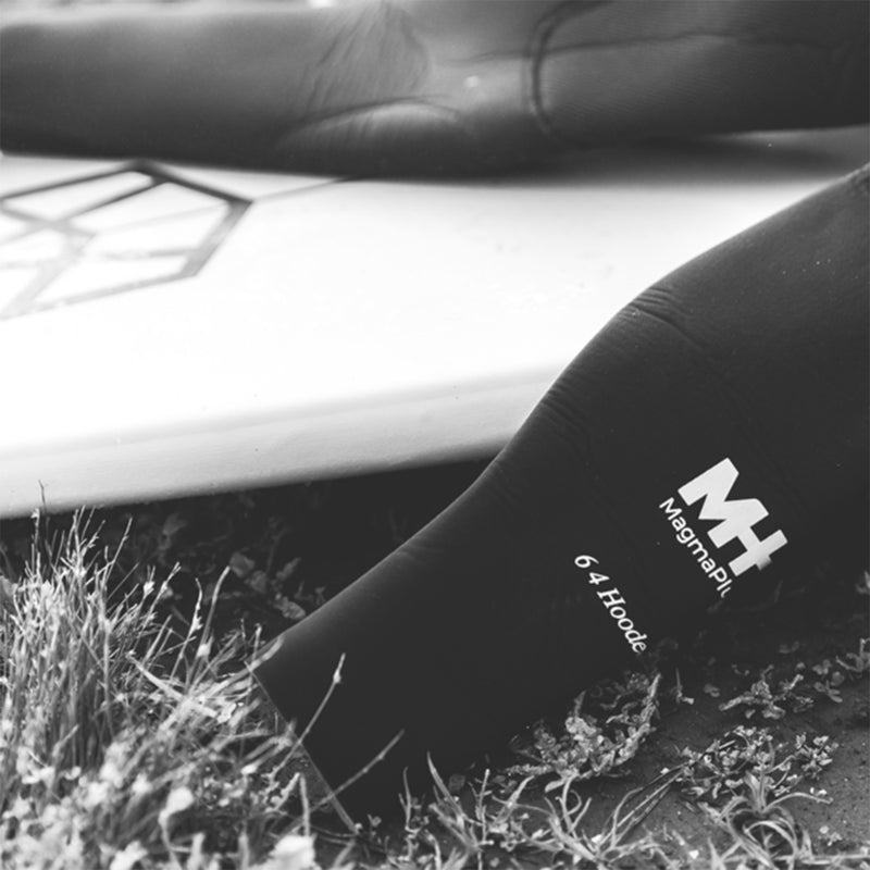 Load image into Gallery viewer, Manera Magma Meteor 6/4 Hooded Chest-Zip Wetsuit - 2023