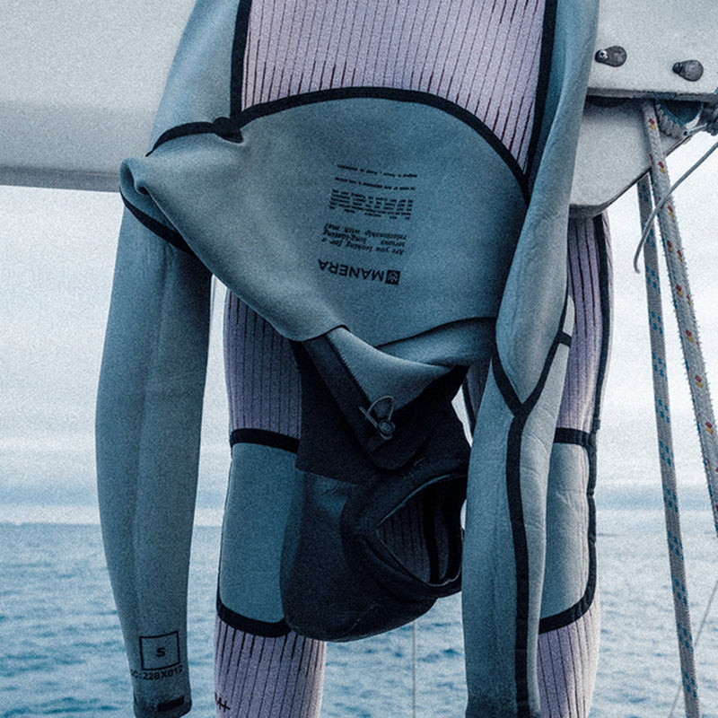 Load image into Gallery viewer, Manera Women's Magma Steamer 5/4/3 Hooded Chest-Zip Wetsuit - 2024