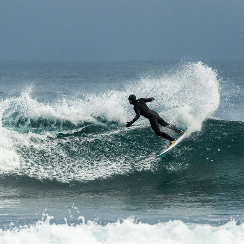 Load image into Gallery viewer, Manera Women's Magma Steamer 5/4/3 Hooded Chest-Zip Wetsuit - 2024