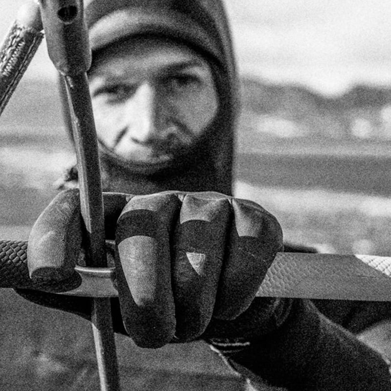 Load image into Gallery viewer, Manera Magma 2.5mm Gloves