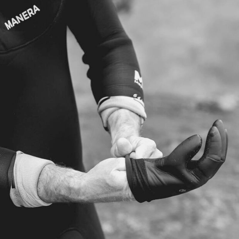 Load image into Gallery viewer, Manera Magma 2.5mm Gloves