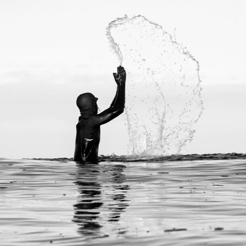 Load image into Gallery viewer, Manera Magma 2.5mm Gloves