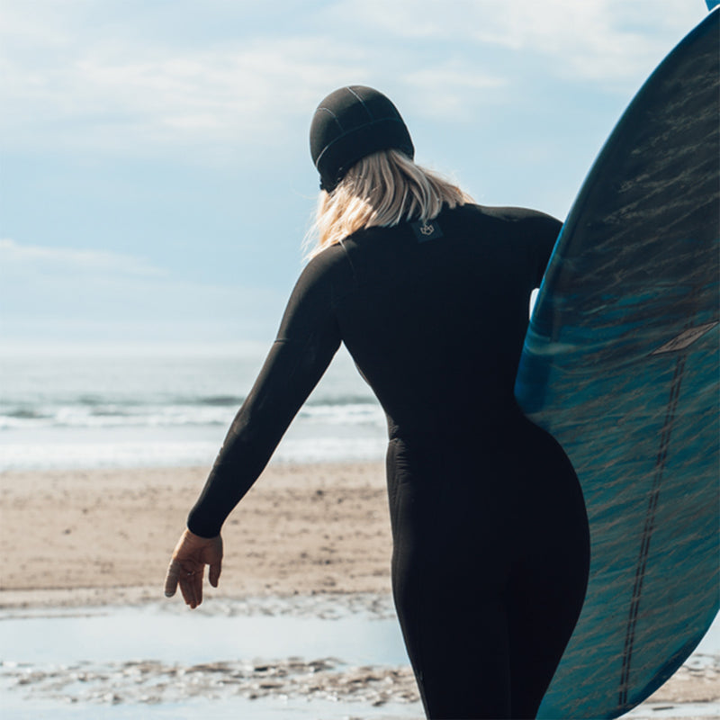 Load image into Gallery viewer, Manera Women's Magma Steamer 5/4/3 Chest-Zip Wetsuit - 2024