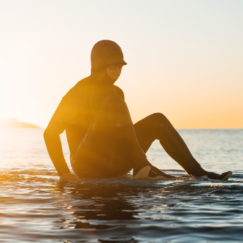 Load image into Gallery viewer, Manera Women's Magma Steamer 6/4 Hooded Chest-Zip Wetsuit - 2024