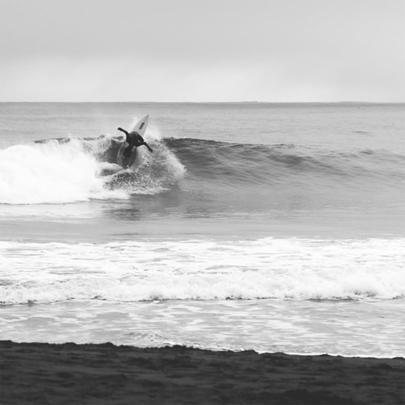 Load image into Gallery viewer, Manera Women's Magma Steamer 6/4 Hooded Chest-Zip Wetsuit - 2024