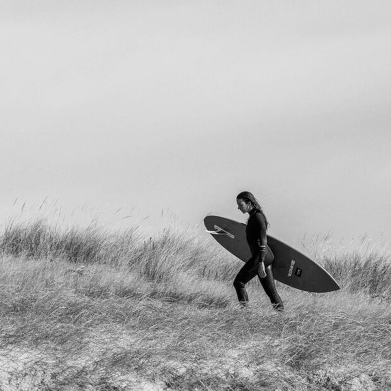 Load image into Gallery viewer, Manera Women's Seafarer 3/2 Chest-Zip Wetsuit - 2024