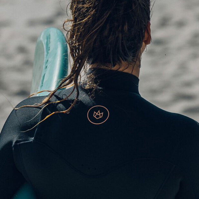 Load image into Gallery viewer, Manera Women's Seafarer 4/3 Chest-Zip Wetsuit - 2024