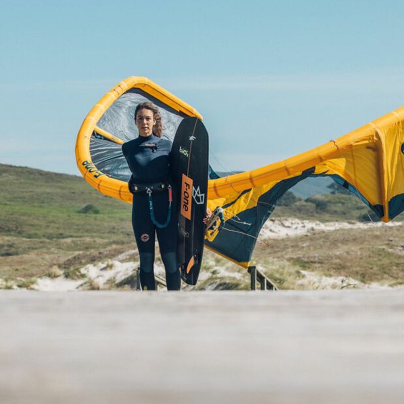 Load image into Gallery viewer, Manera Women's Seafarer 4/3 Chest-Zip Wetsuit - 2024