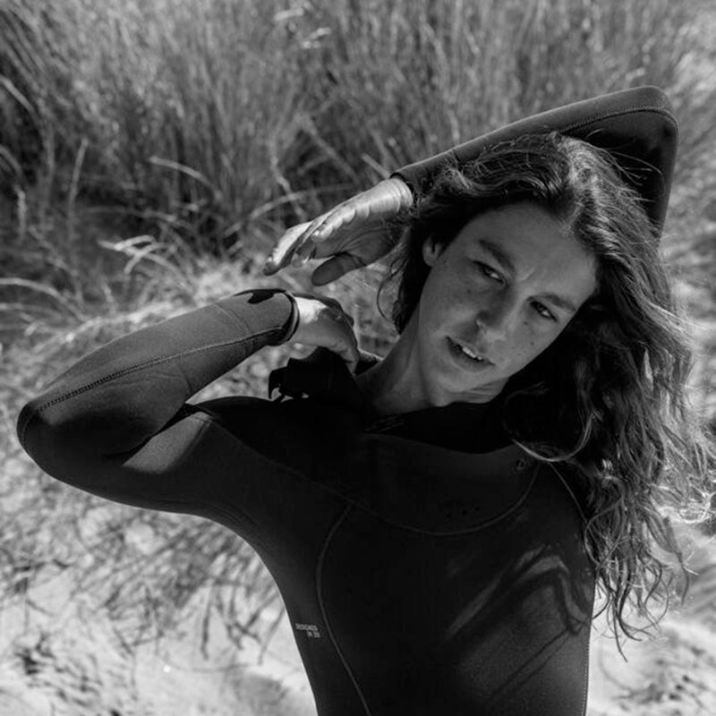 Load image into Gallery viewer, Manera Women's Seafarer 5/3 Chest-Zip Wetsuit