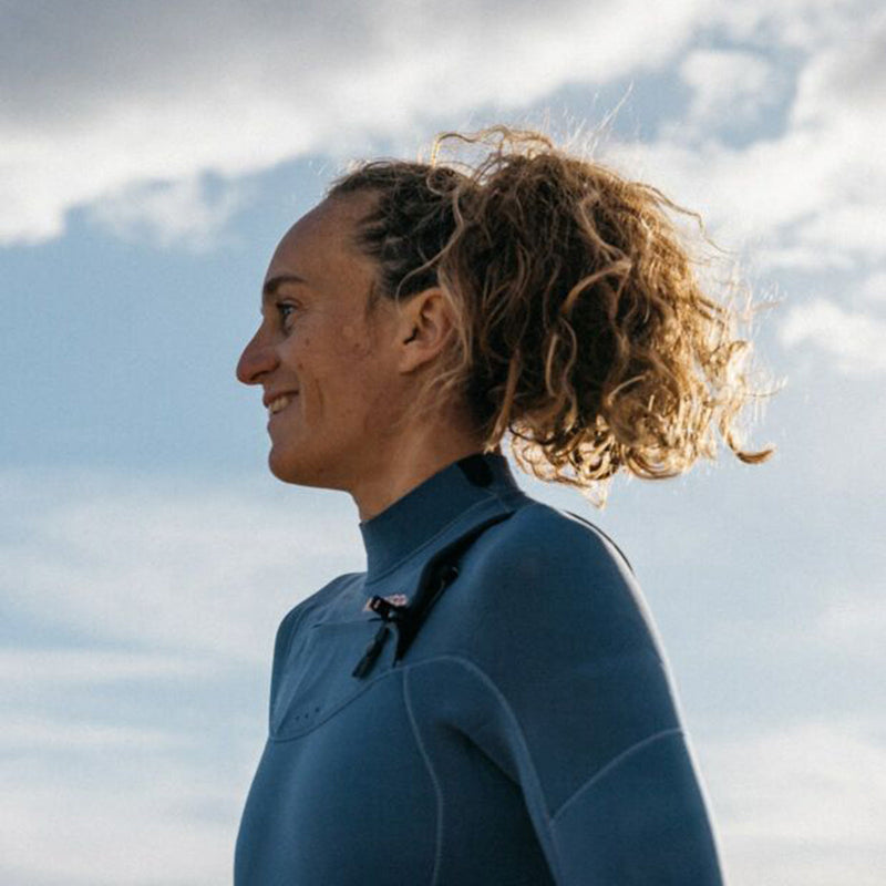 Load image into Gallery viewer, Manera Women's Seafarer+ Steamer 4/3 Chest-Zip Wetsuit