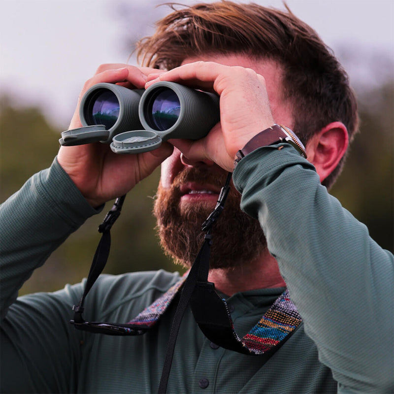 Load image into Gallery viewer, Nocs Provisions Field Issue 10×42 Binoculars