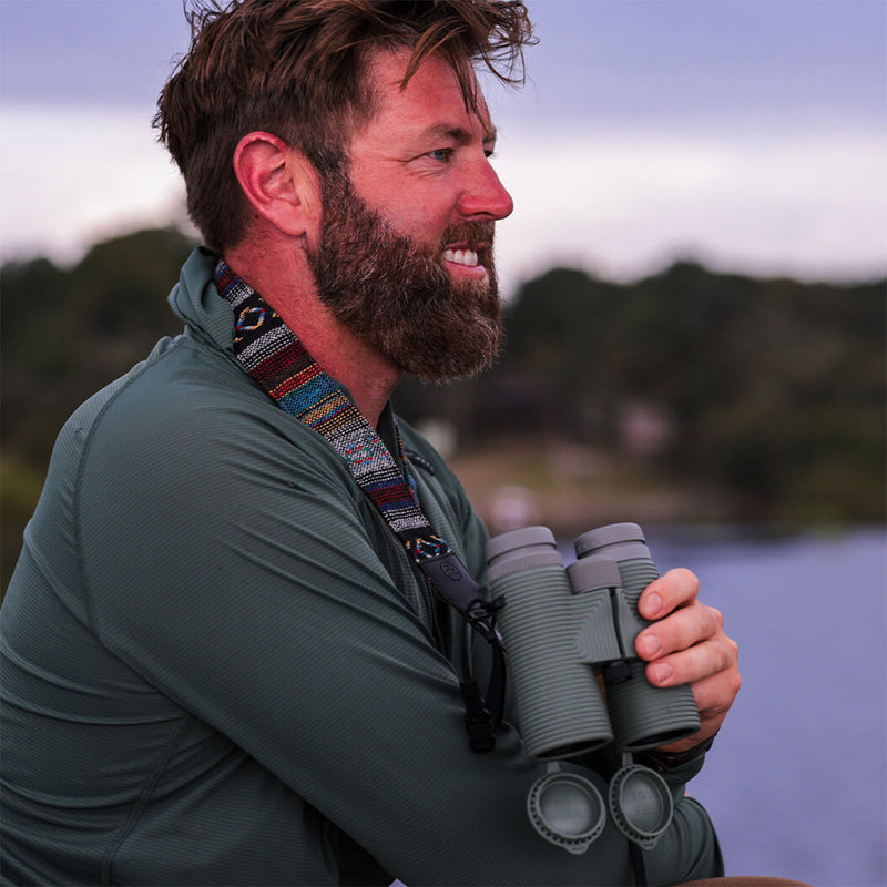 Load image into Gallery viewer, Nocs Provisions Field Issue 10×42 Binoculars