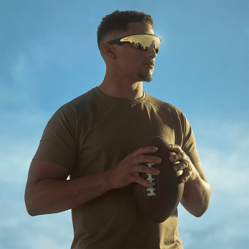 Load image into Gallery viewer, Oakley Meta Vanguard Sunglasses - Black/Prizm 24k