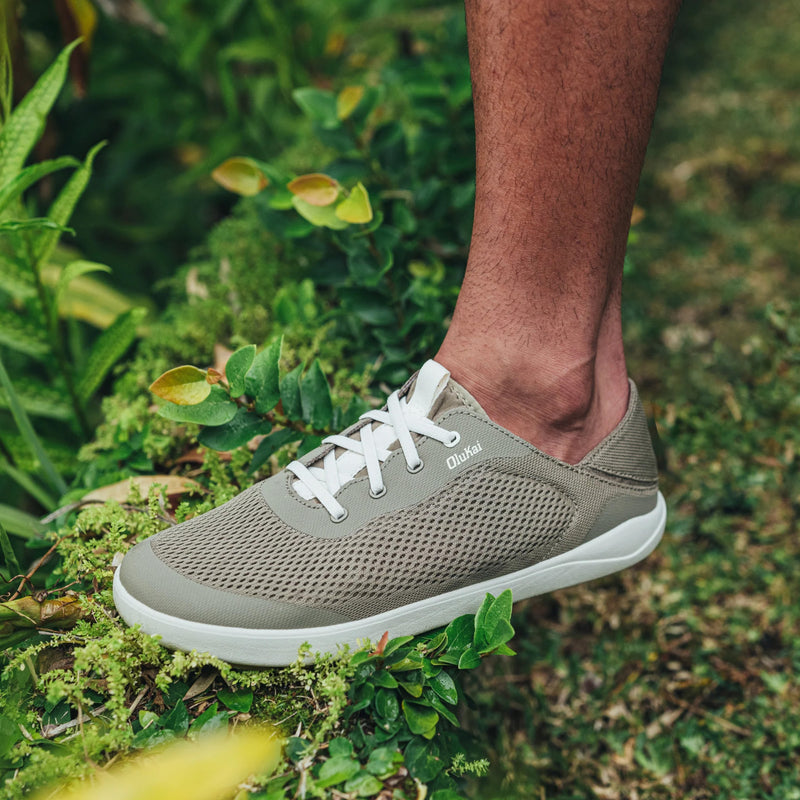Load image into Gallery viewer, OluKai Moku Pae Slip-On Boat Shoes 8