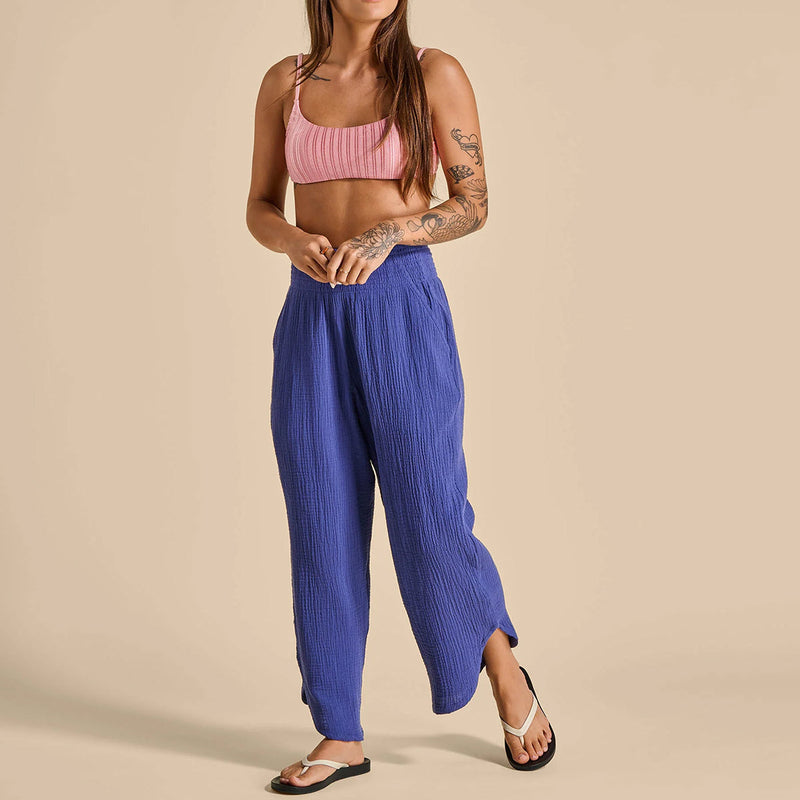 Load image into Gallery viewer, OluKai Women's Lalahi Leather Beach Sandals