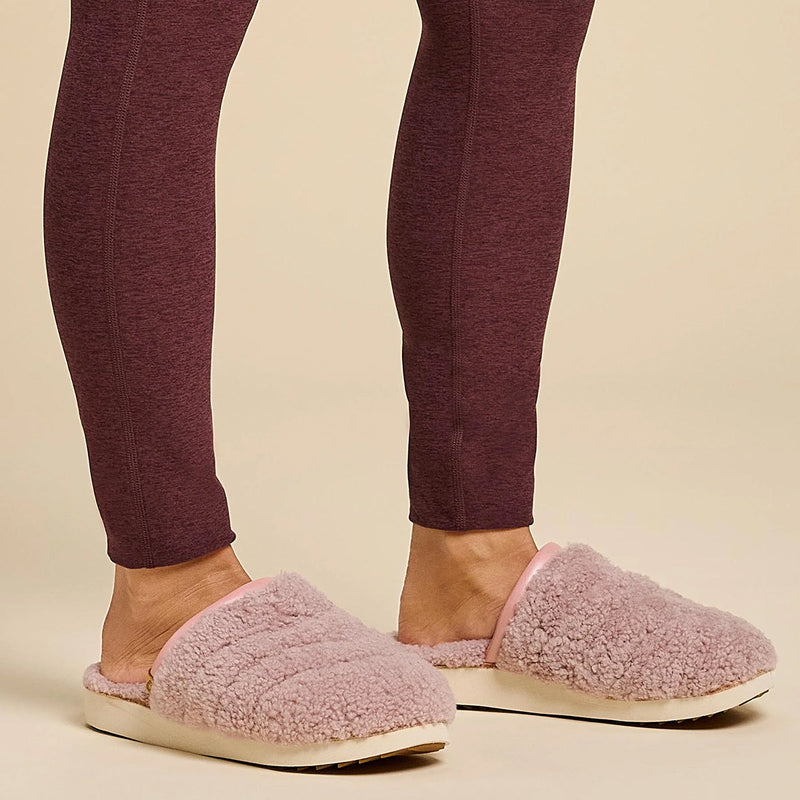 Load image into Gallery viewer, OluKai Women's Pūpū Mua Mule Slippers