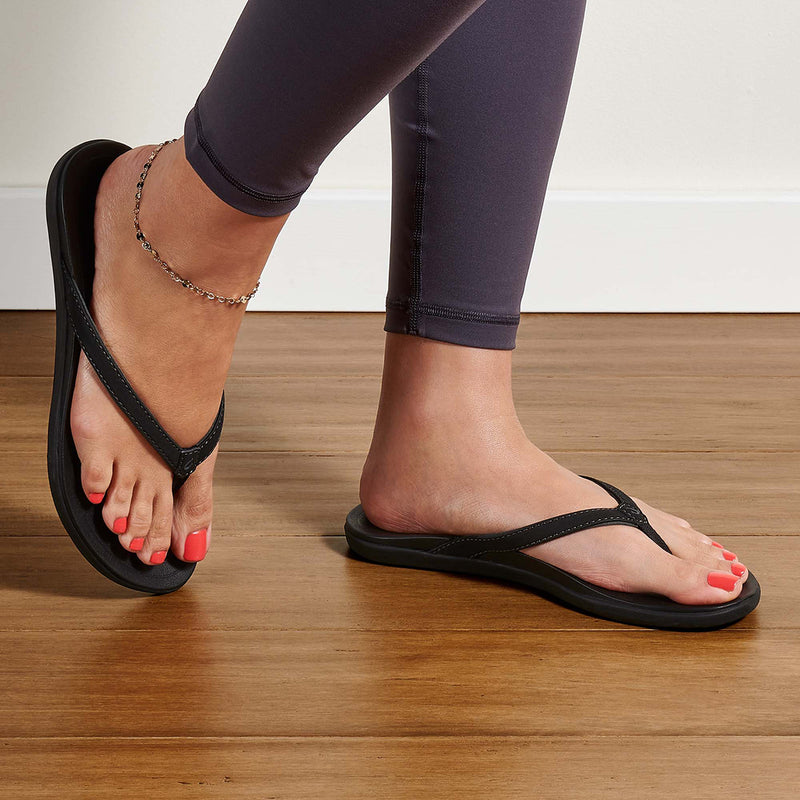 Load image into Gallery viewer, OluKai Women's Ho‘ōpio Classic Beach Sandals