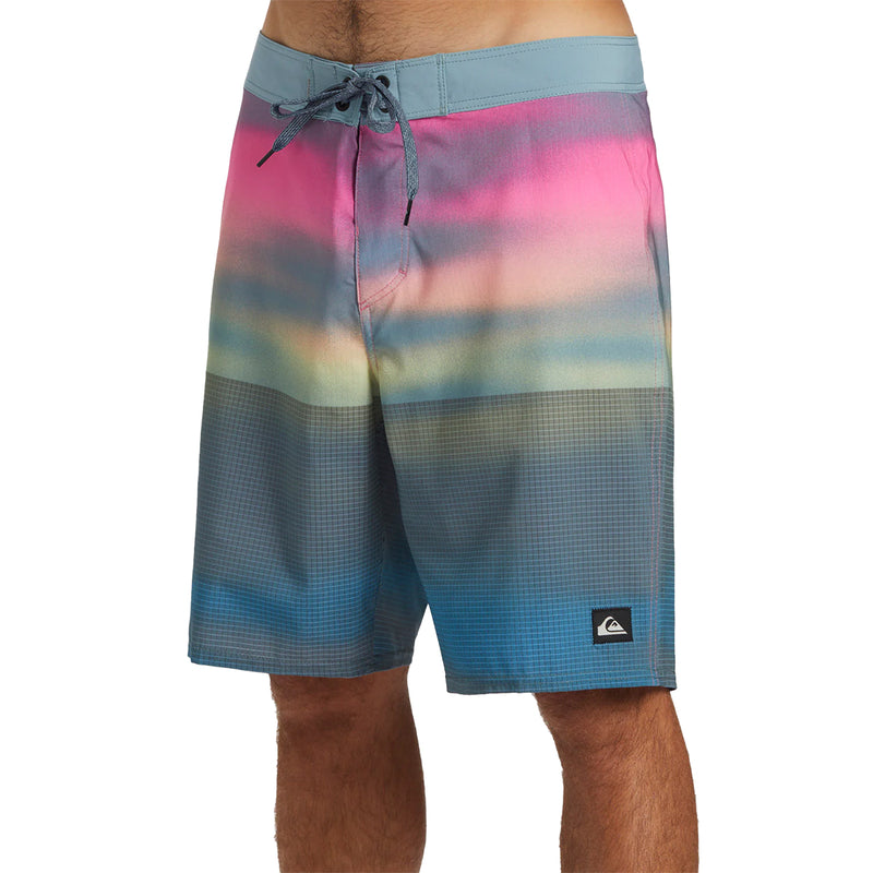 Load image into Gallery viewer, Quiksilver Highline Straight Leg 19" Boardshorts 7