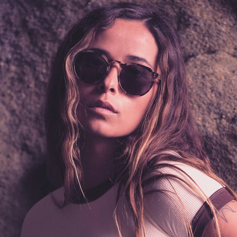 Load image into Gallery viewer, RAEN Remmy Sunglasses - Coral Tortoise/Dark Smoke 4