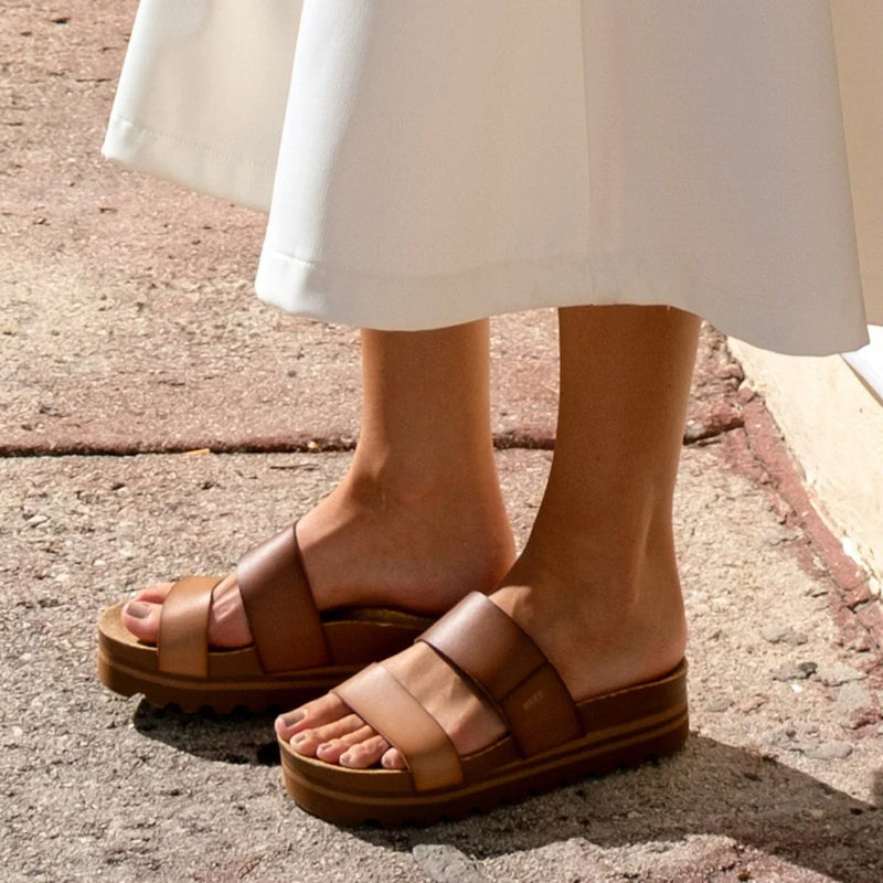 Load image into Gallery viewer, REEF Women's Cushion Vista Hi Sandals