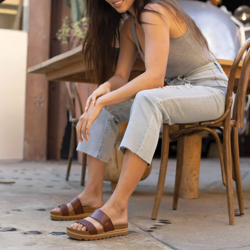 Load image into Gallery viewer, REEF Women's Cushion Vista Hi Sandals