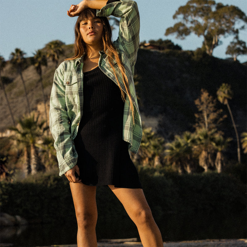 Load image into Gallery viewer, Roxy Women's Let It Go Long Sleeve Button-Up Flannel Shirt 23