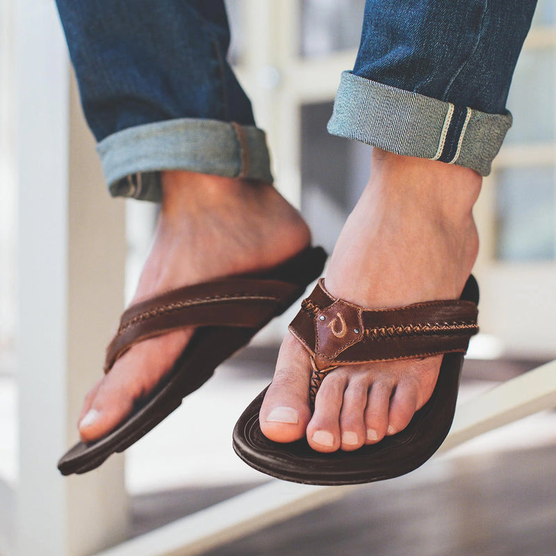 Load image into Gallery viewer, OluKai Mea Ola Sandals