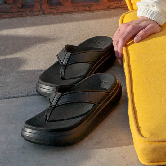 REEF Women's Cushion Bondi Sandals