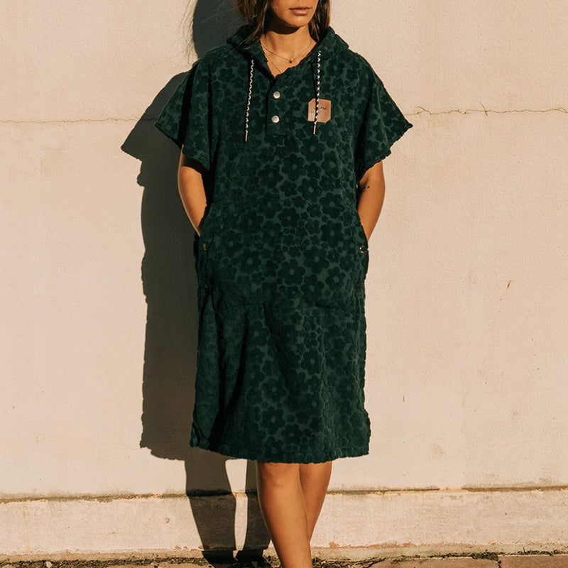 Load image into Gallery viewer, Slowtide Ginny Hooded Changing Poncho