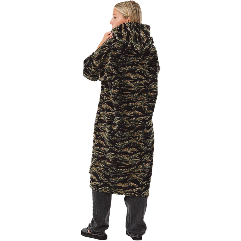 Load image into Gallery viewer, Slowtide Major Chilling Fleece Hooded Changing Poncho