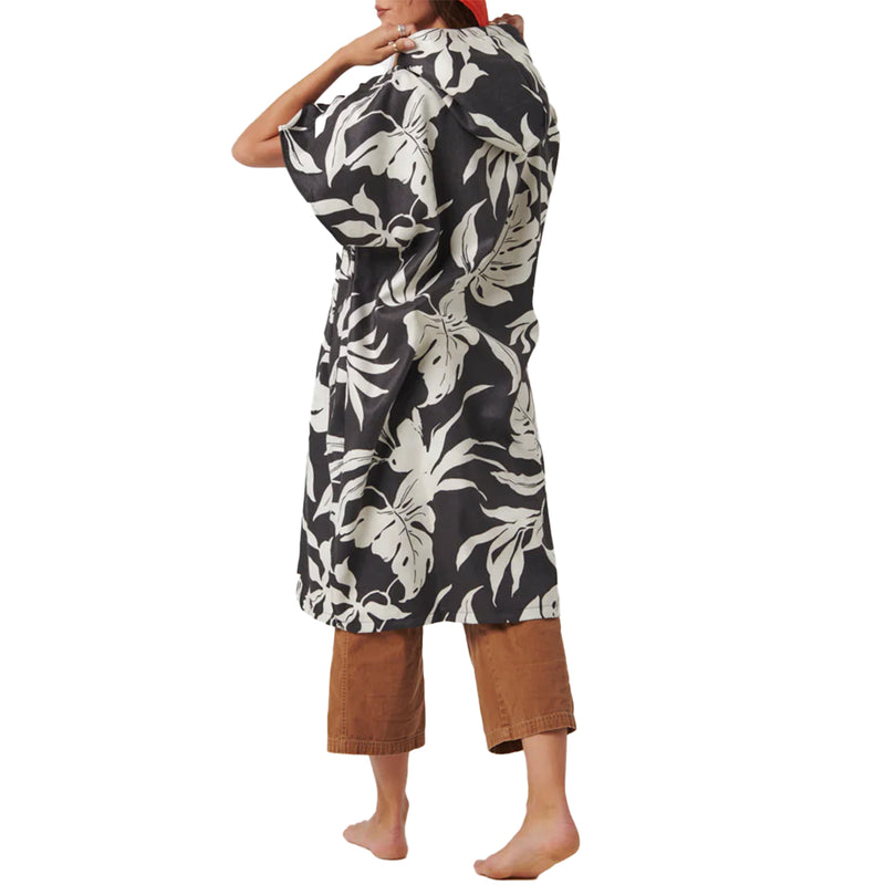 Load image into Gallery viewer, Slowtide Hauke Quick-Dry Hooded Changing Poncho