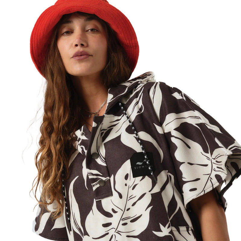 Load image into Gallery viewer, Slowtide Hauke Quick-Dry Hooded Changing Poncho
