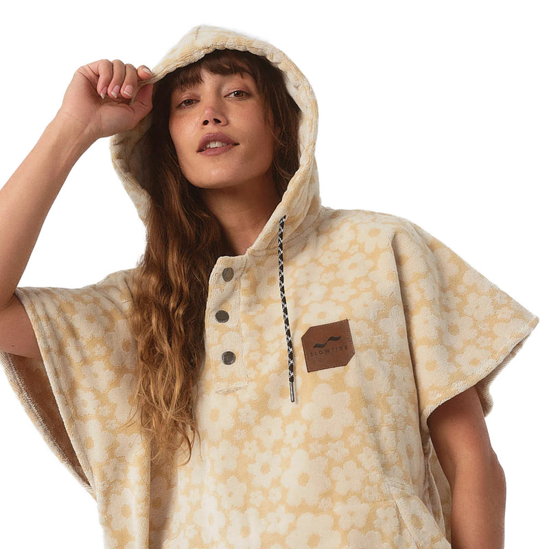 Load image into Gallery viewer, Slowtide Ginny Hooded Changing Poncho
