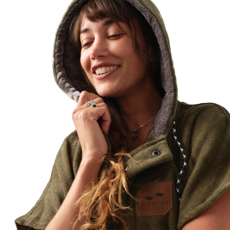 Load image into Gallery viewer, Slowtide The Digs Hooded Changing Poncho